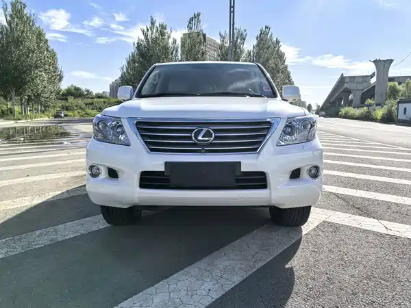 Lexus LX 2010