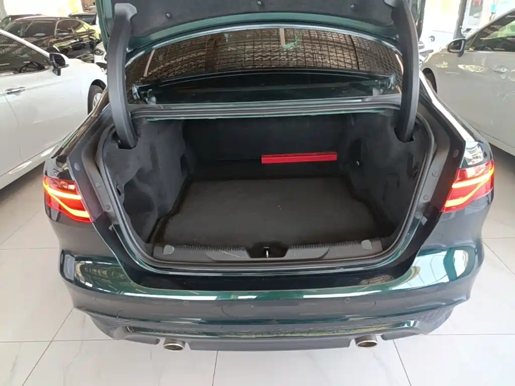 Jaguar XEL 2023 — фото 19