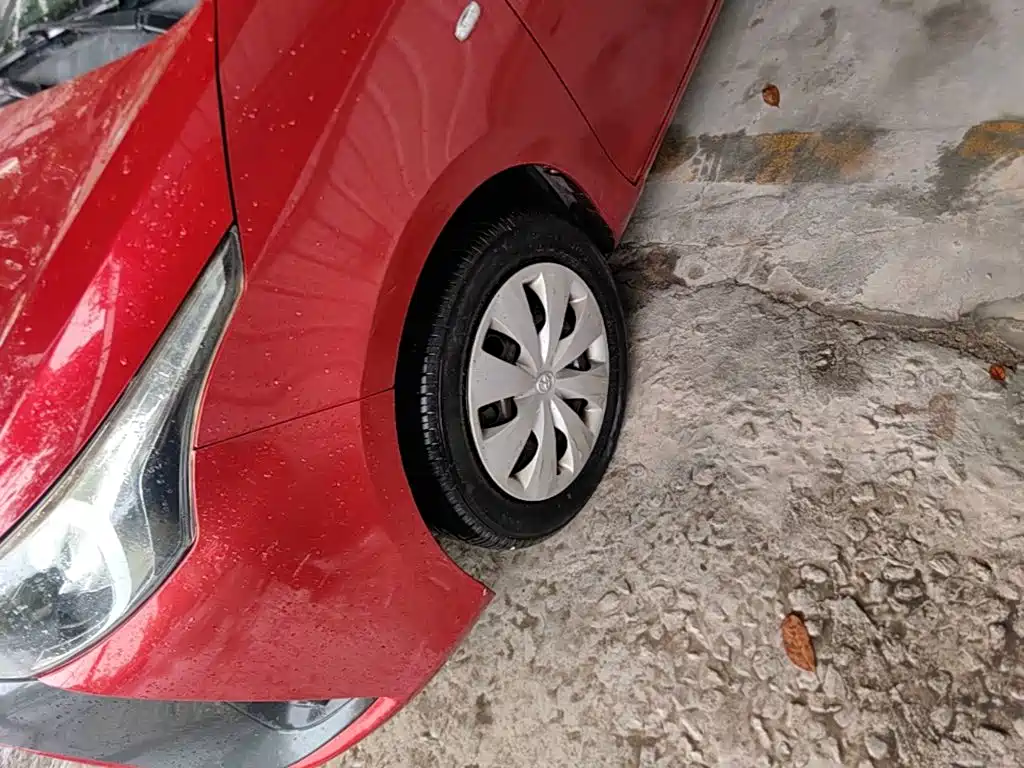 Toyota Yaris L 2016 — фото 23