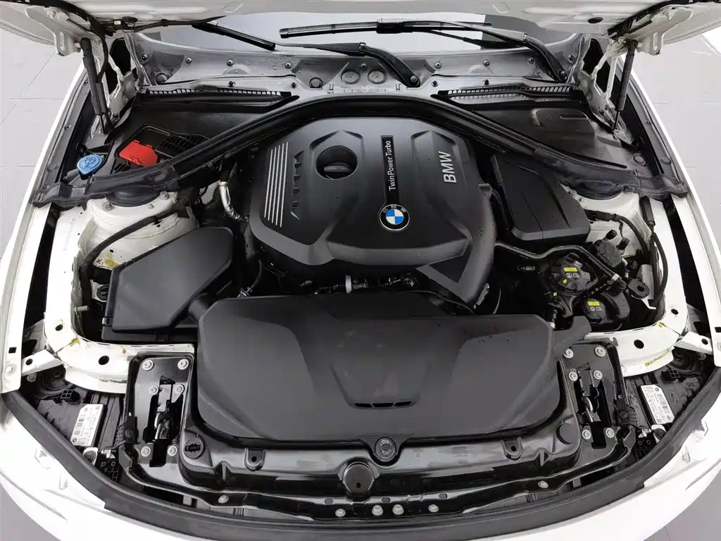 BMW 3 Series 2017 — фото 6