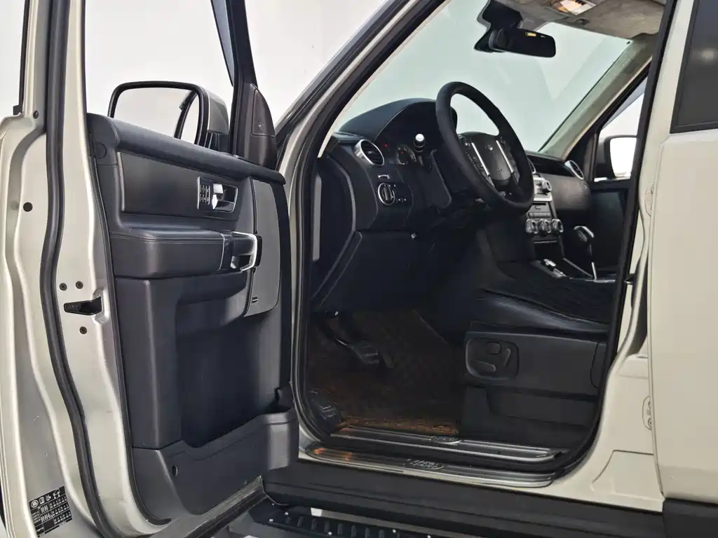 Land Rover Discovery 2012 — фото 22