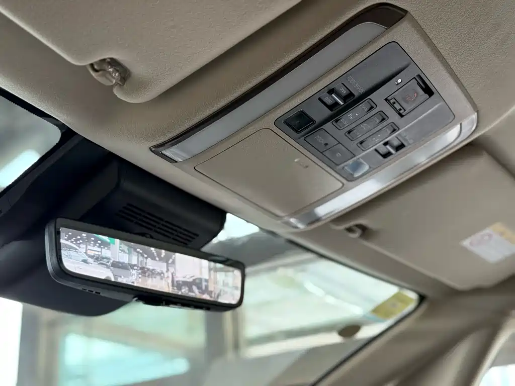 Toyota Alphard 2024 — фото 10