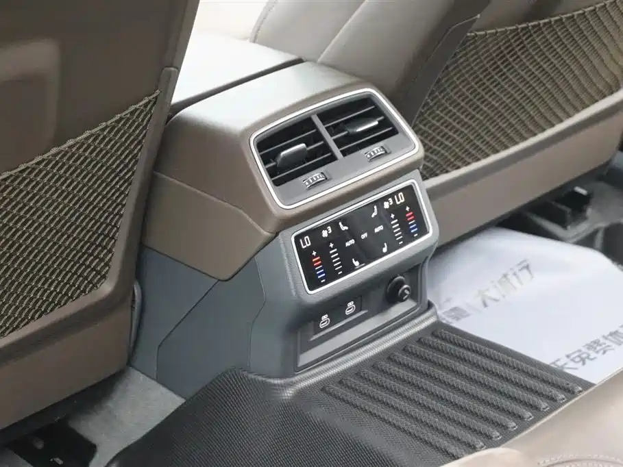 Audi A7L 2023 — фото 20