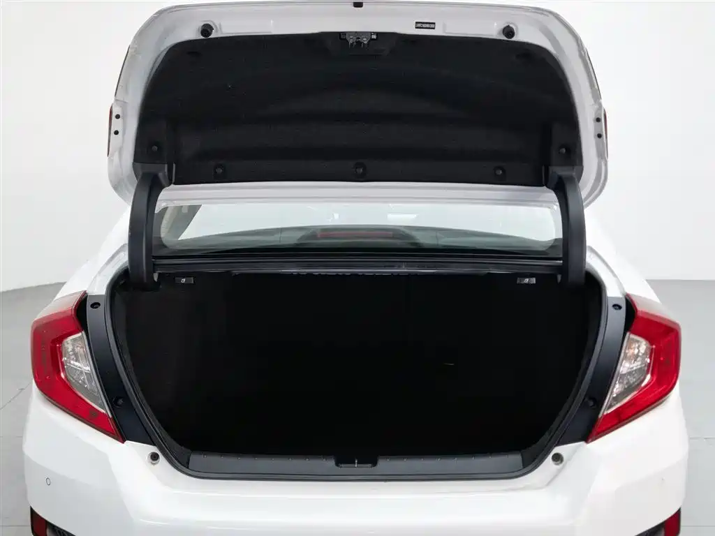 Honda Civic 2017 — фото 16