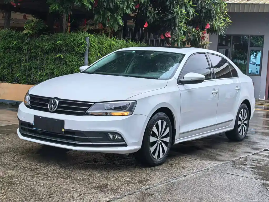 Volkswagen Sagitar 2018
