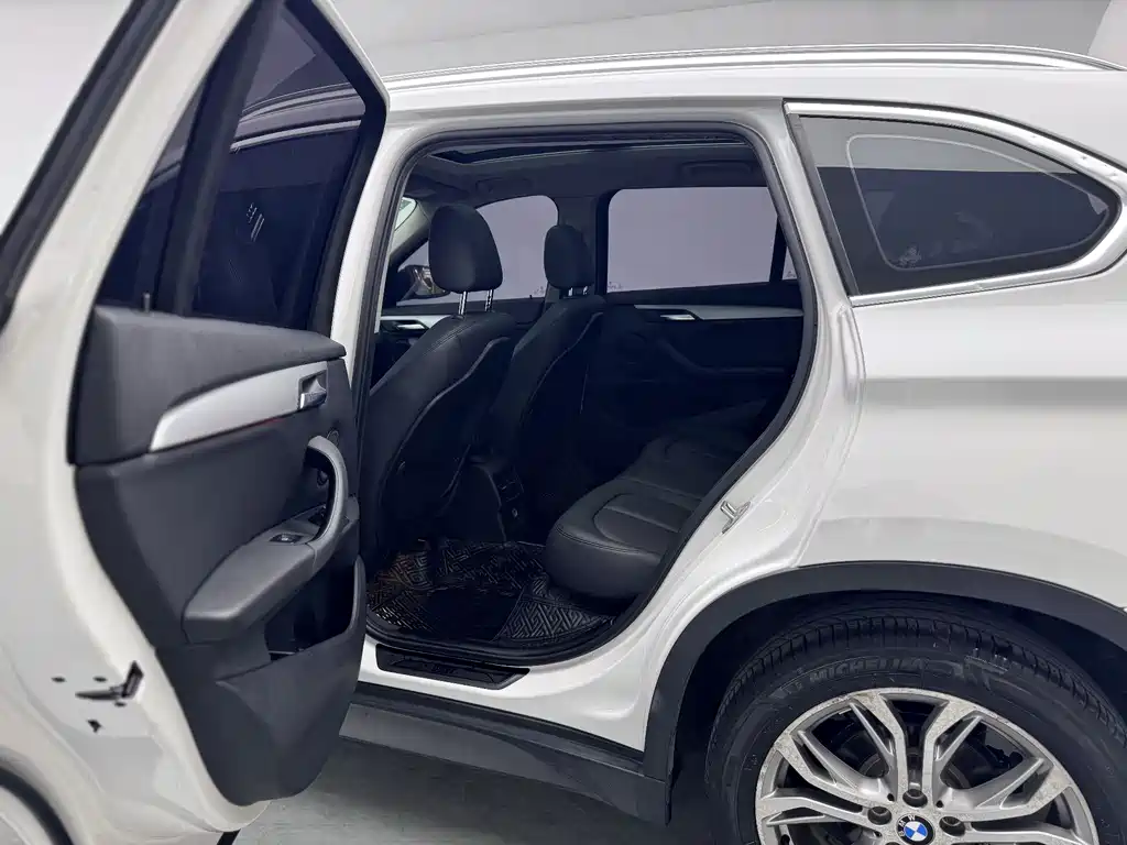 BMW X1 2019 — фото 12
