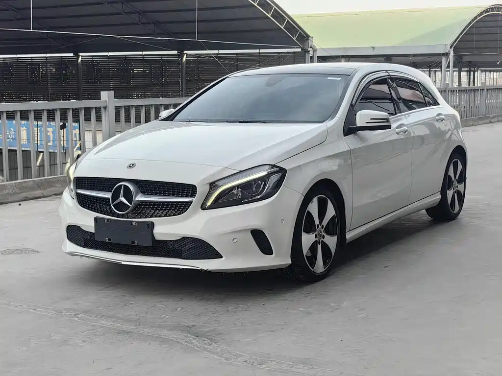 Mercedes-Benz A-Class 2017 — фото 1