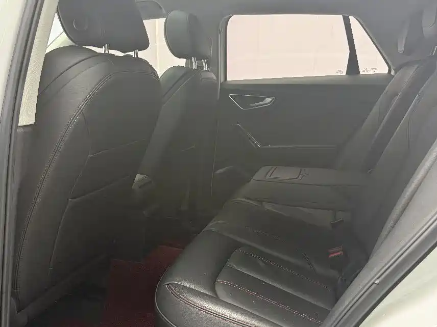 Audi Q2L 2023 — фото 18