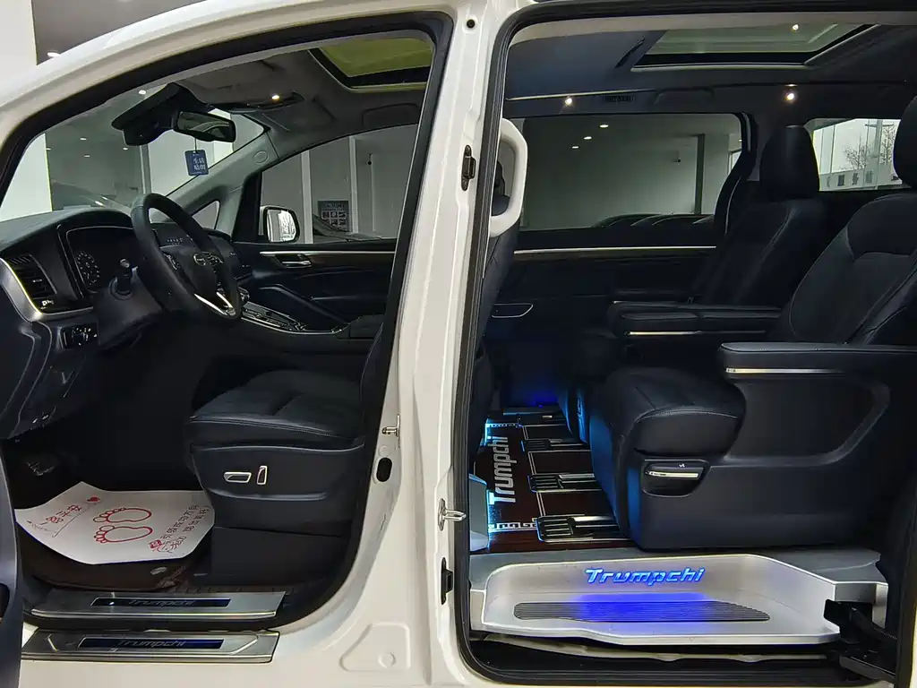 GAC Motor Trumpchi M8 2022 — фото 9