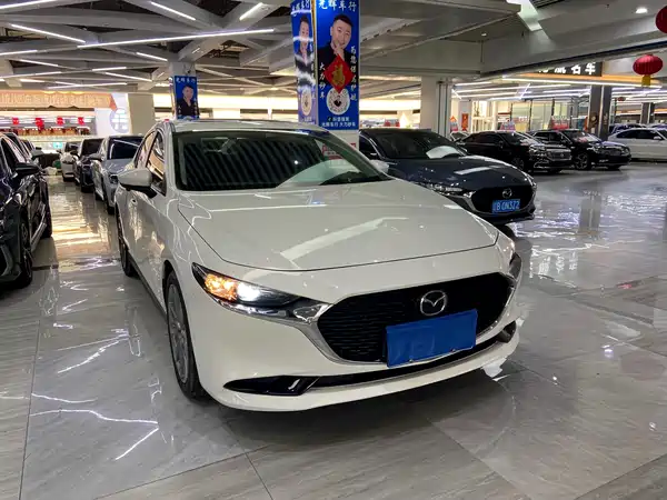 Mazda 3 Axela 2023