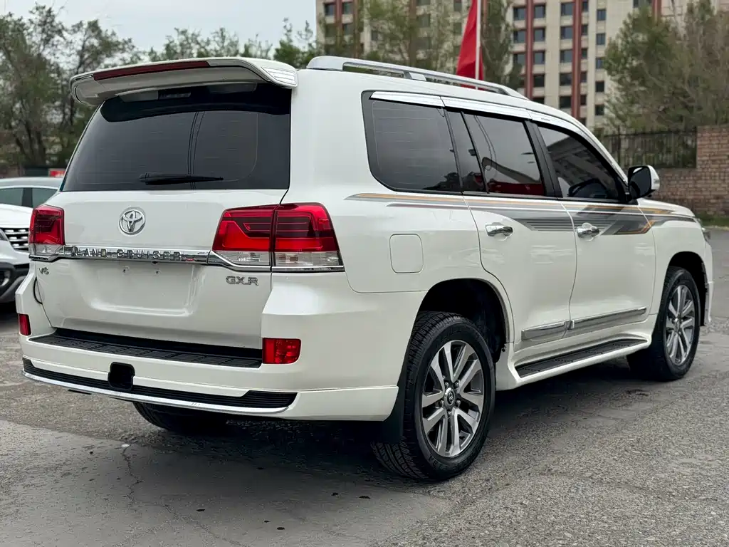 Toyota Land Cruiser 2018 — фото 9