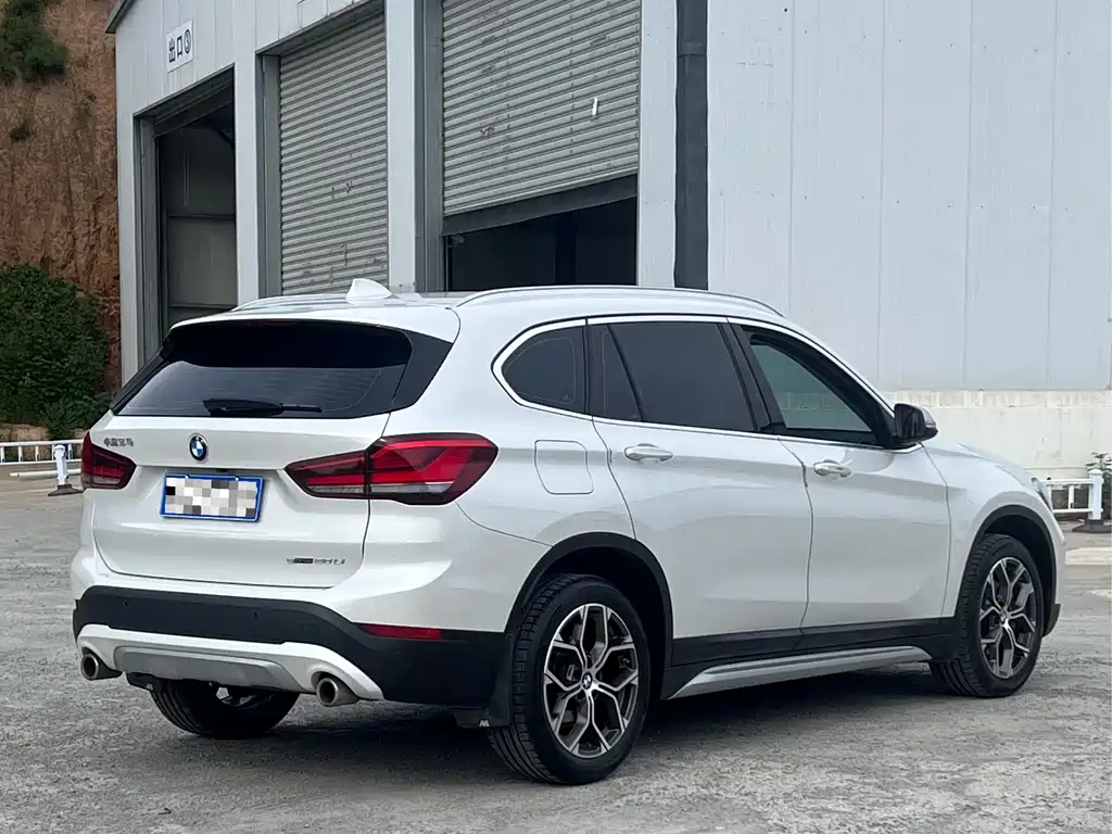 BMW X1 2021 — фото 4