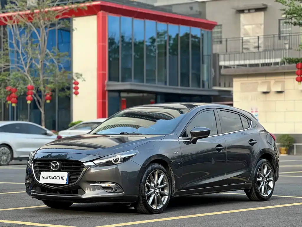 Mazda 3 Axela 2018 — фото 1