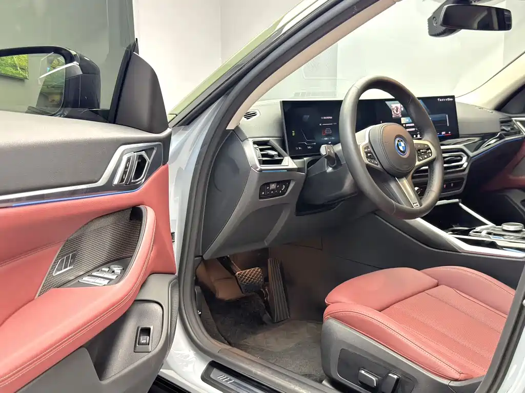 BMW i4 2023 — фото 4