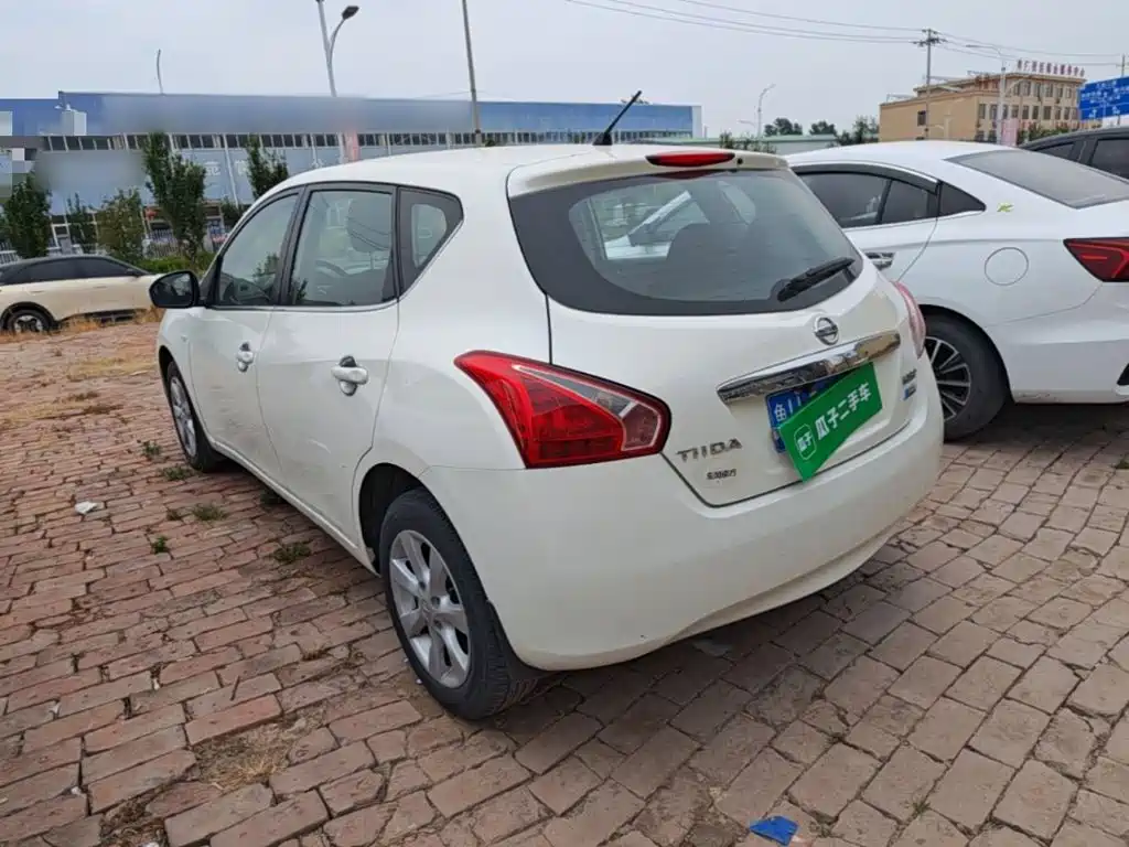 Nissan Tiida 2015 — фото 5