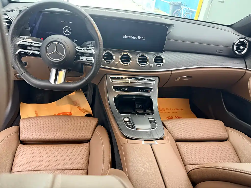 Mercedes-Benz E-Class 2023 — фото 30