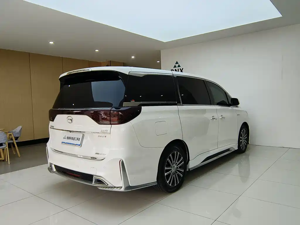 GAC Motor Trumpchi M8 2022 — фото 2