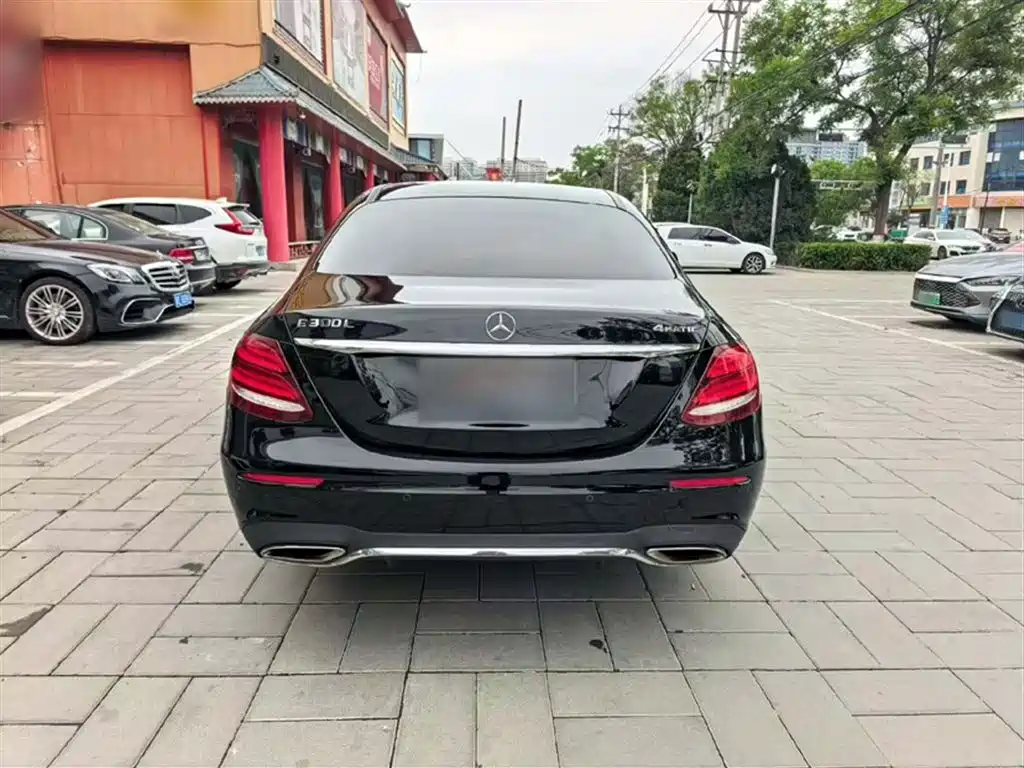 Mercedes-Benz E-Class 2018 — фото 9