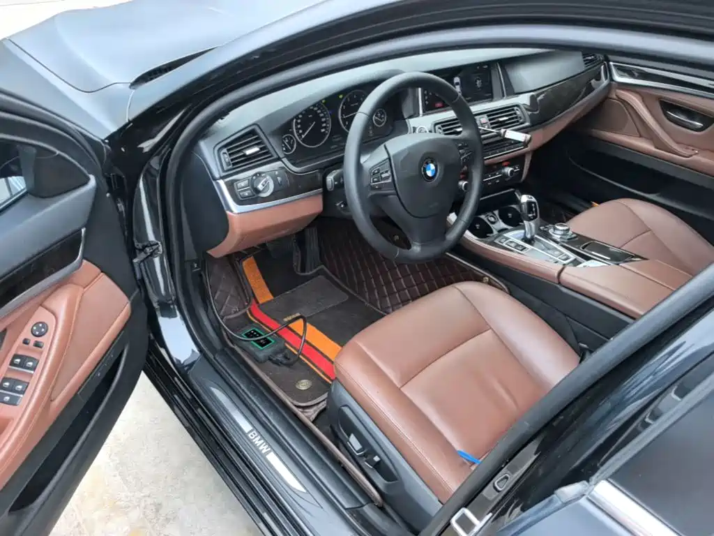 BMW 5 Series 2015 — фото 16