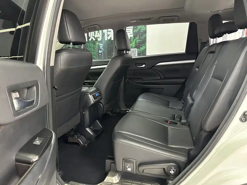 Toyota Highlander 2020 — фото 15