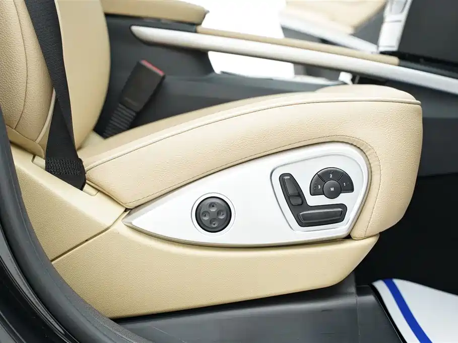 Mercedes-Benz M-Class 2012 — фото 15