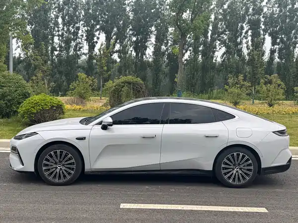 Geely Galaxy Starshine 8 2025
