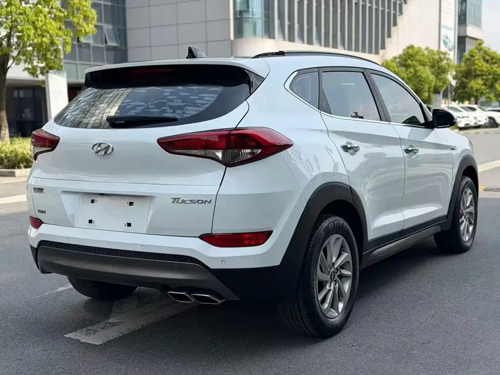 Hyundai Tucson 2017 — фото 13