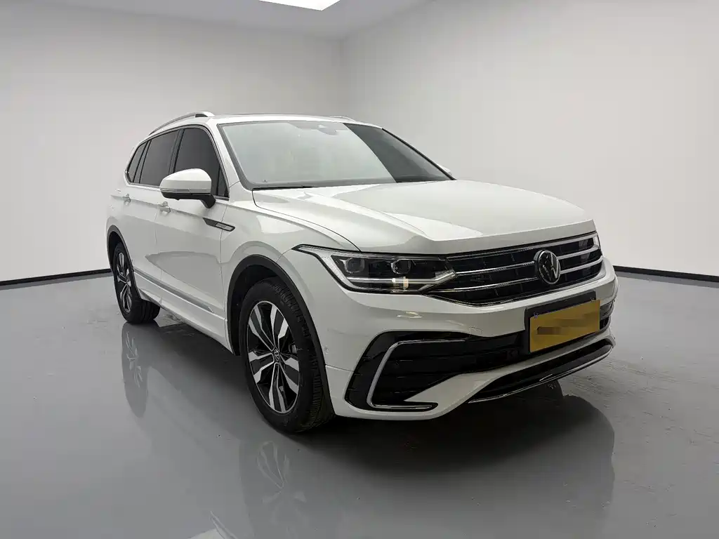 Volkswagen Tiguan L 2023 — фото 3
