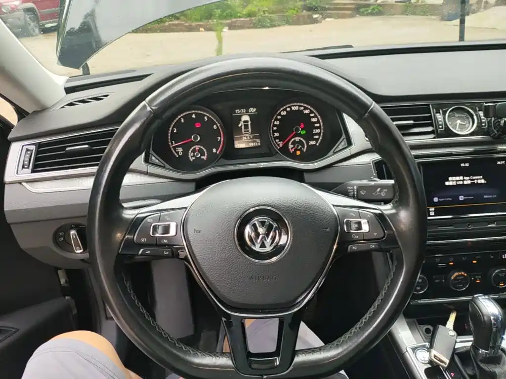 Volkswagen Passat 2018 — фото 11