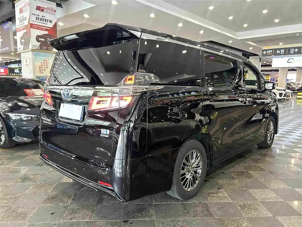 Toyota Vellfire 2019 — фото 9