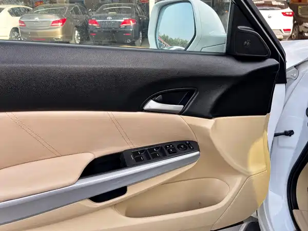 Honda Crosstour 2012