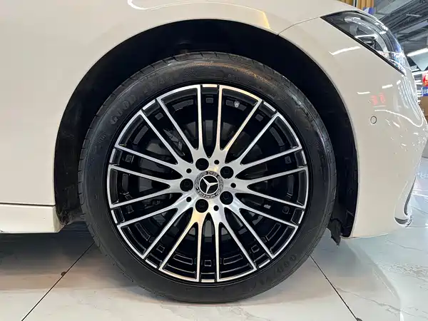 Mercedes-Benz C-Class 2024
