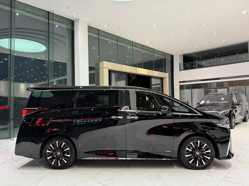 Toyota Alphard 2025 — фото 14