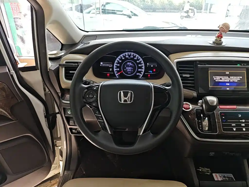 Honda Odyssey 2018 — фото 11