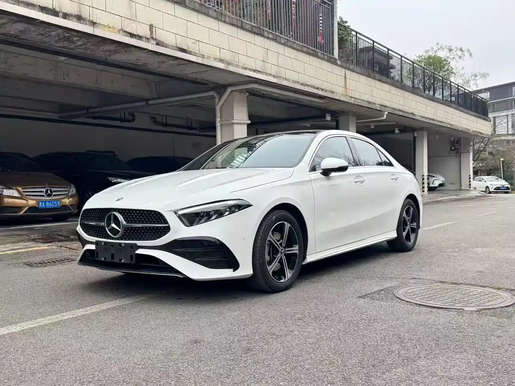 Mercedes-Benz A-Class 2024 — фото 2