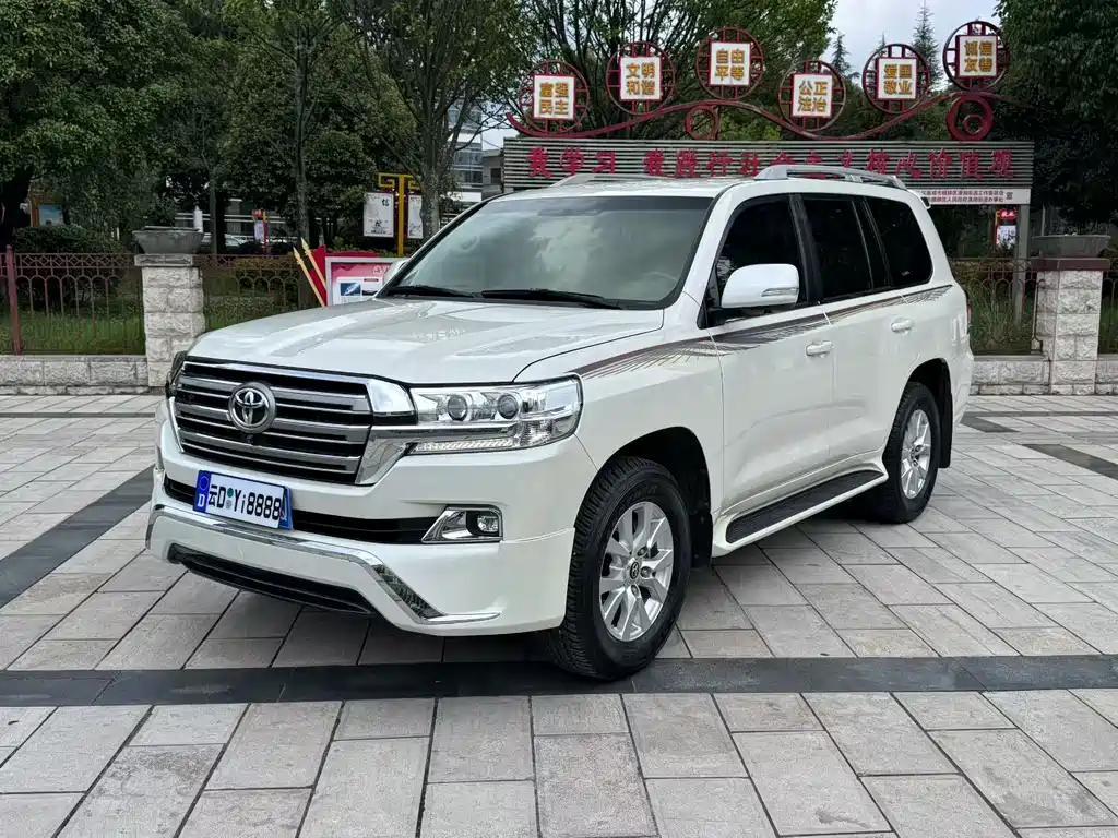 Toyota Land Cruiser 2019 — фото 1