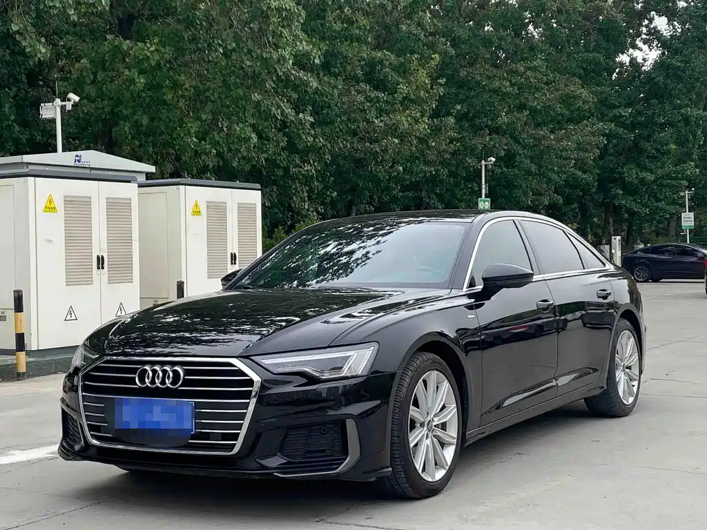 Audi A6L 2021 — фото 1