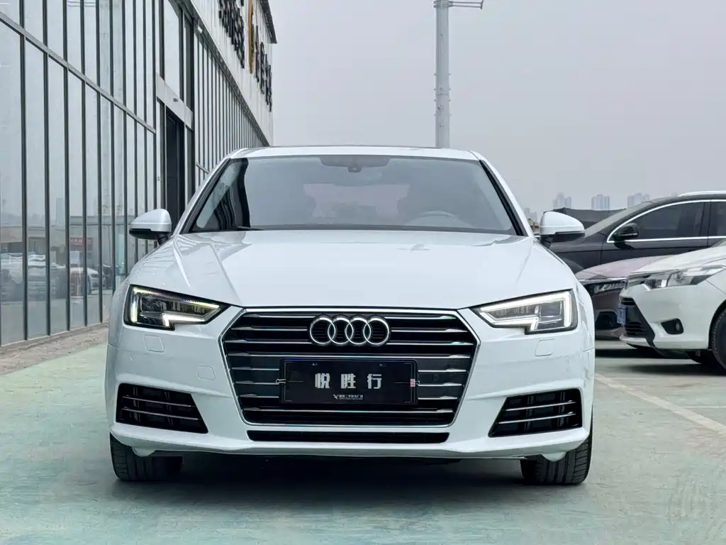 Audi A4L 2018 — фото 2