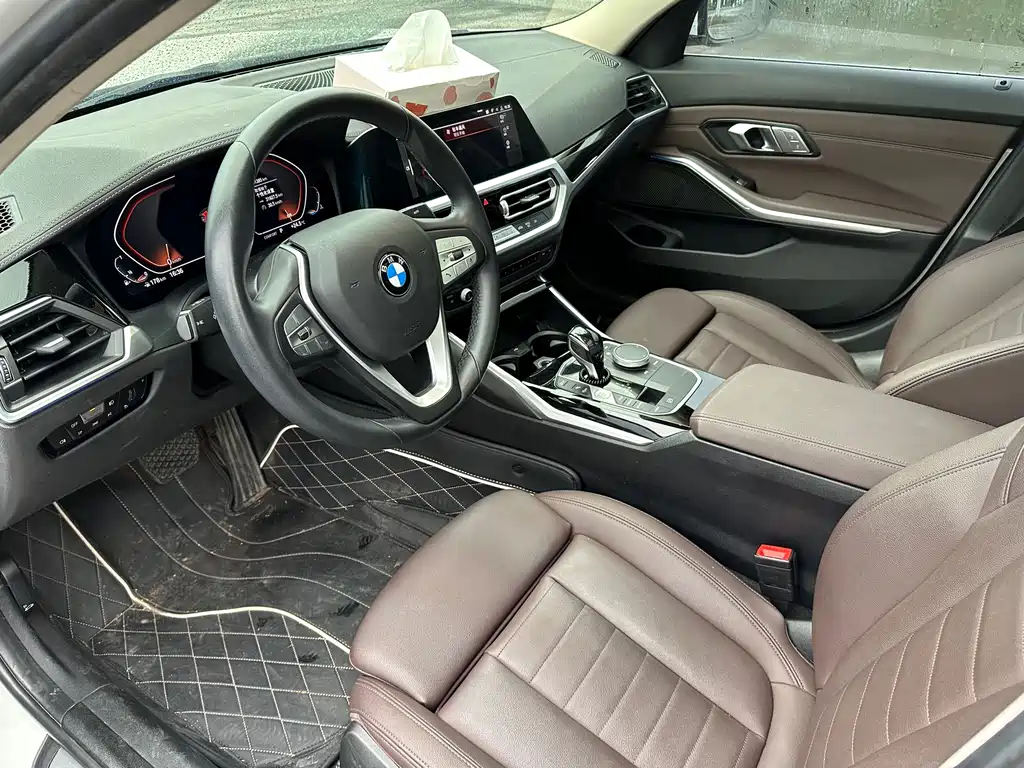 BMW 3 Series 2019 — фото 9