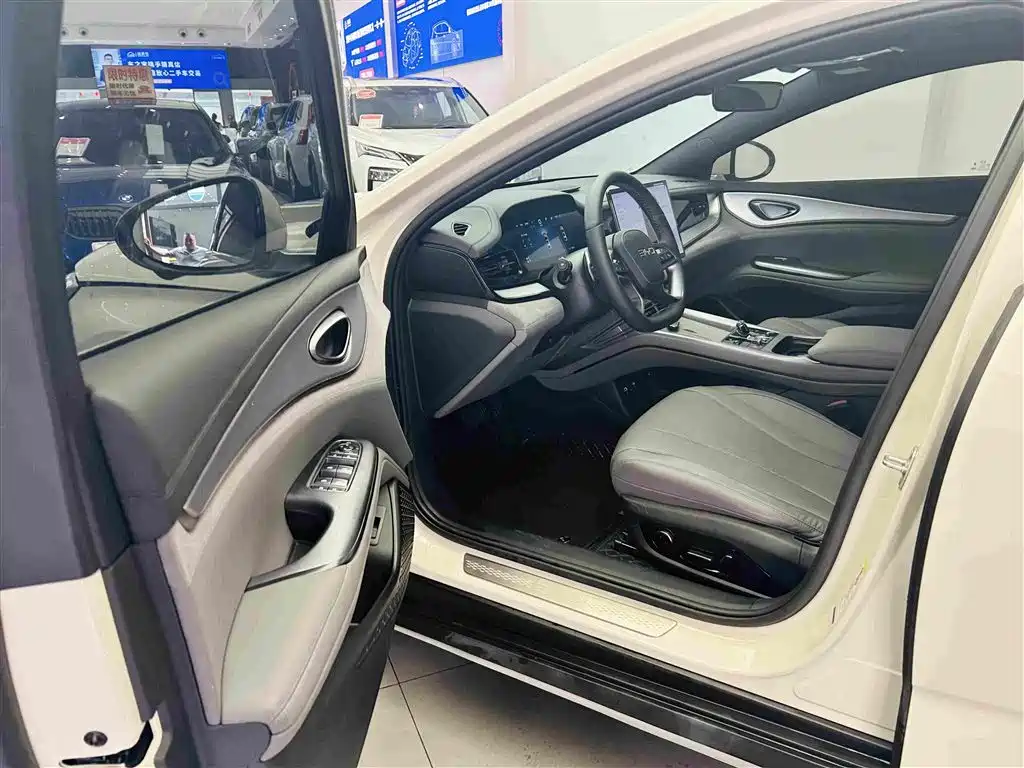 BYD Seal 07 DM-i 2025 — фото 20