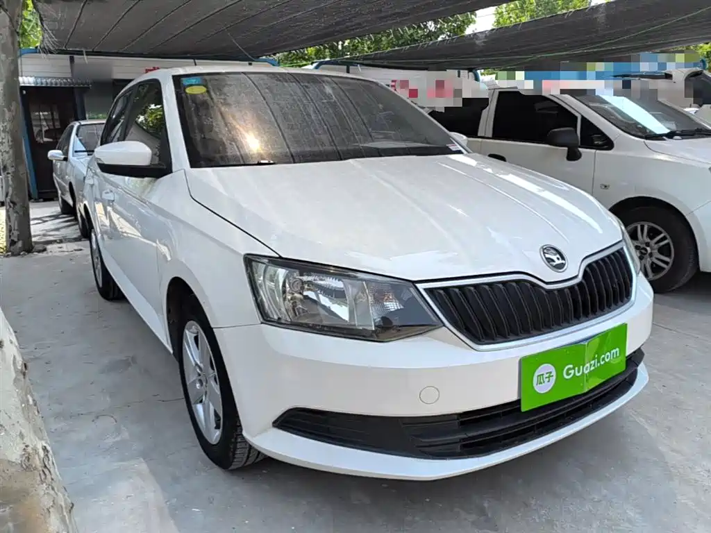 Skoda Fabia 2017 — фото 4