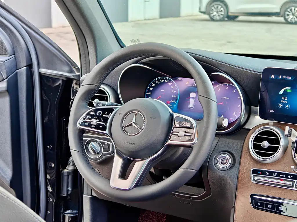 Mercedes-Benz GLC 2020 — фото 20