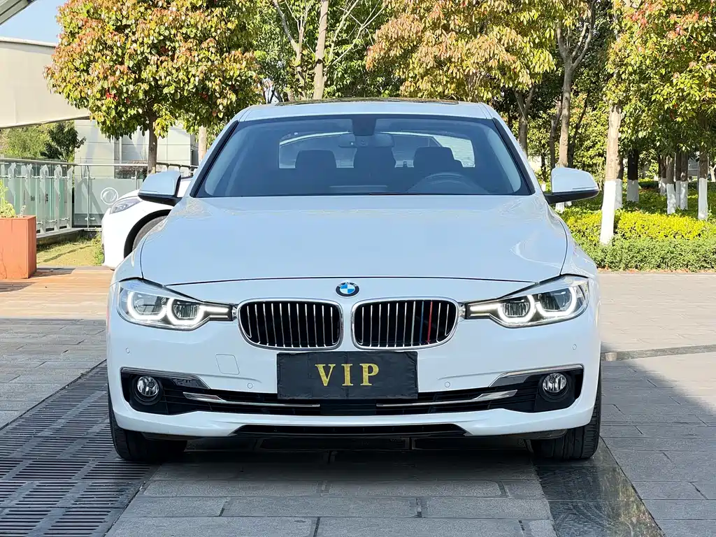 BMW 3 Series 2018 — фото 6