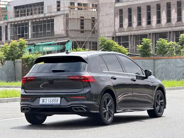 Volkswagen Golf 2021