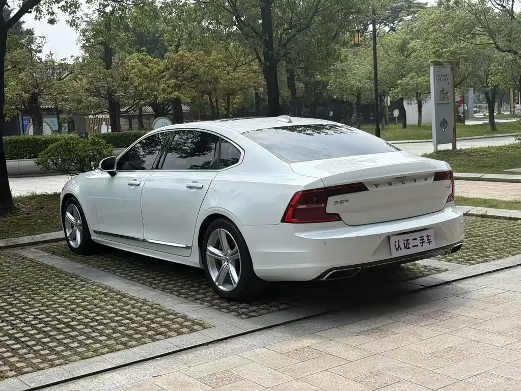 Volvo S90 2018 — фото 13