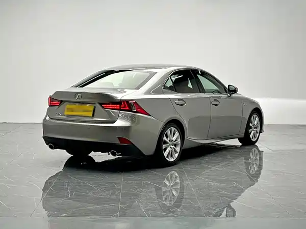 Lexus IS 2016