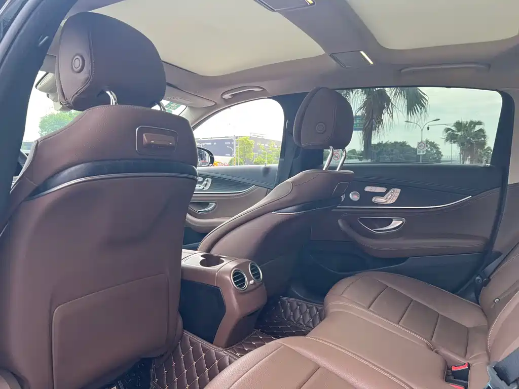 Mercedes-Benz E-Class 2020 — фото 12