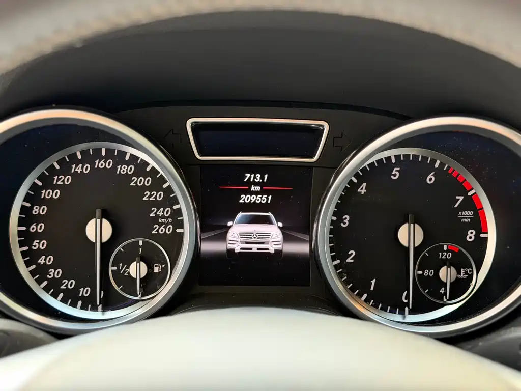 Mercedes-Benz M-Class 2013 — фото 11