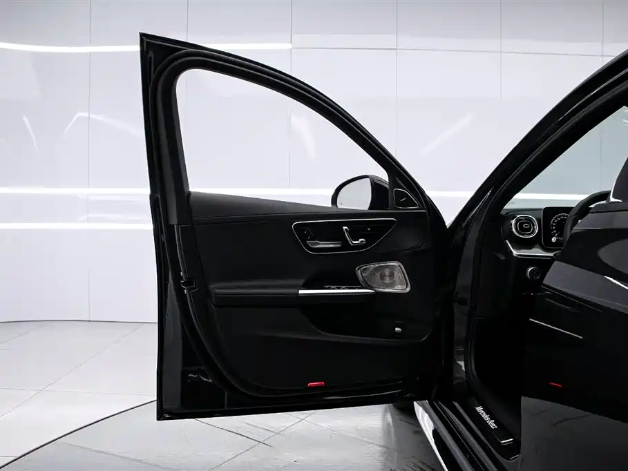 Mercedes-Benz C-Class 2022 — фото 11