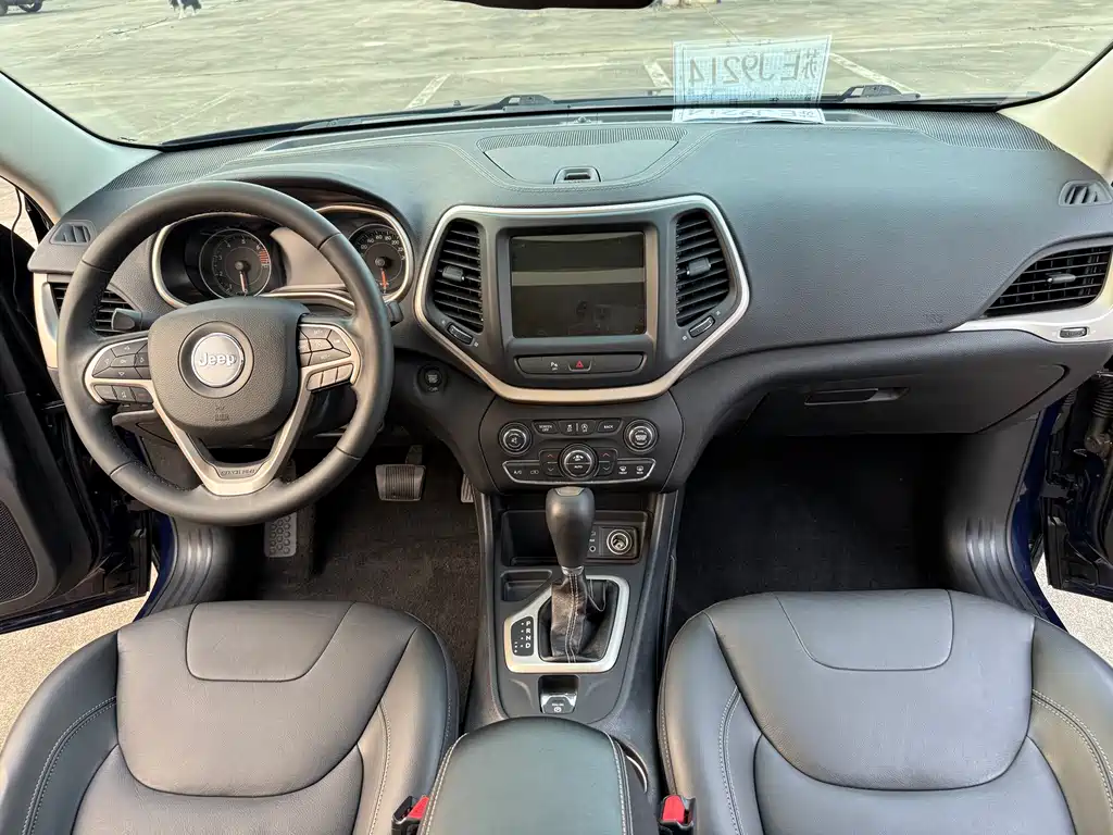 Jeep Cherokee 2016 — фото 12